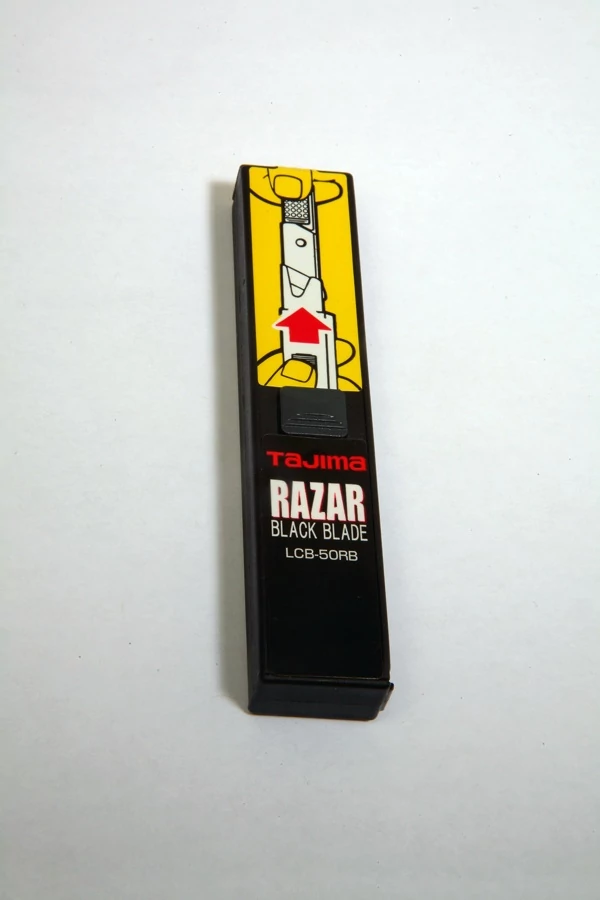 LB50RB Tördelhető penge 18mm széles 10db fekete Tajima